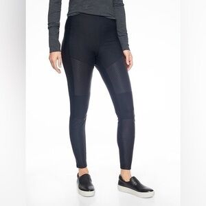 Athleta Madison Moto Leggings Panel Tights Women’s size Small Petite Short black